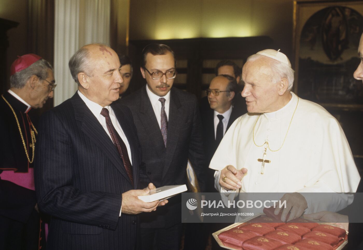 Иоанн Павел II и Михаил Горбачев
