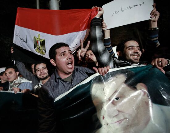 Митинг сторонников президента Хосни Мубарака