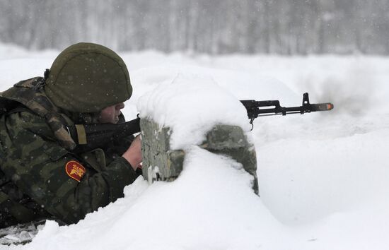 Учебные стрельбы в 154-м отдельном комендантском полку ВС РФ