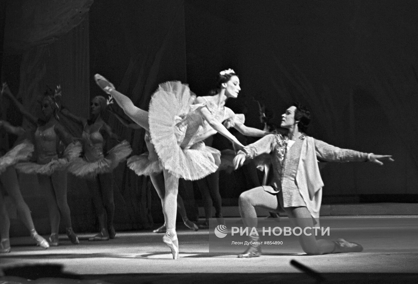 Майя Плисецкая и Николай Фадеечев