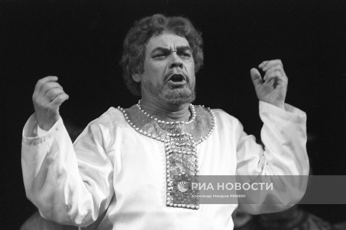 Оперный певец Александр Ведерников