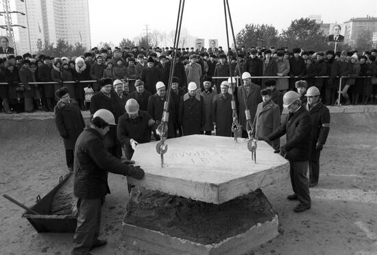 Закладка комплекса зданий посольства ГДР