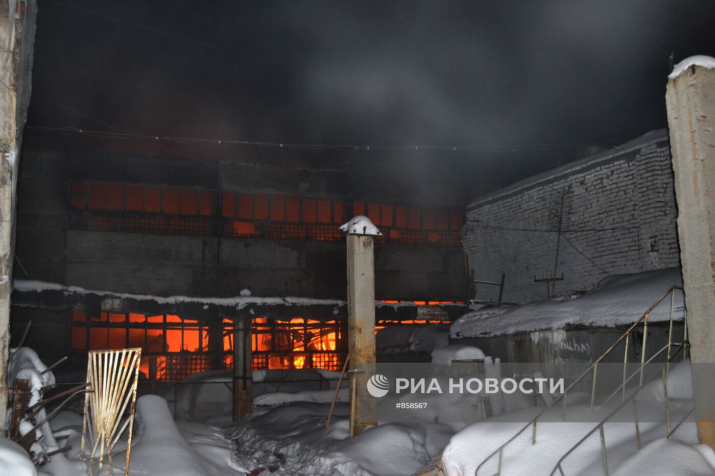 Пожар на складе в Перми