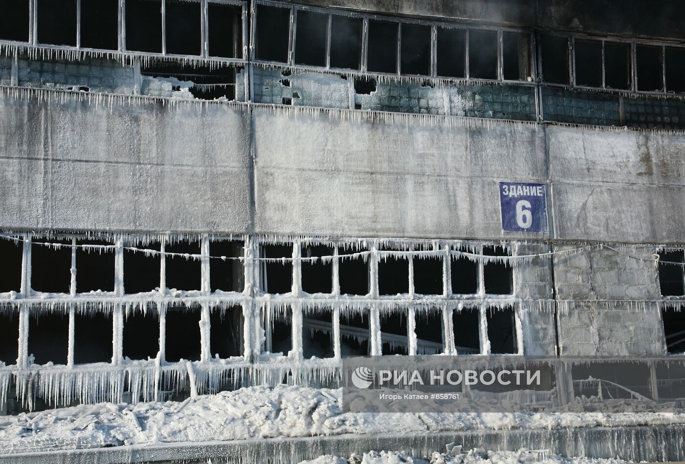 Последствия пожара на складе в Перми