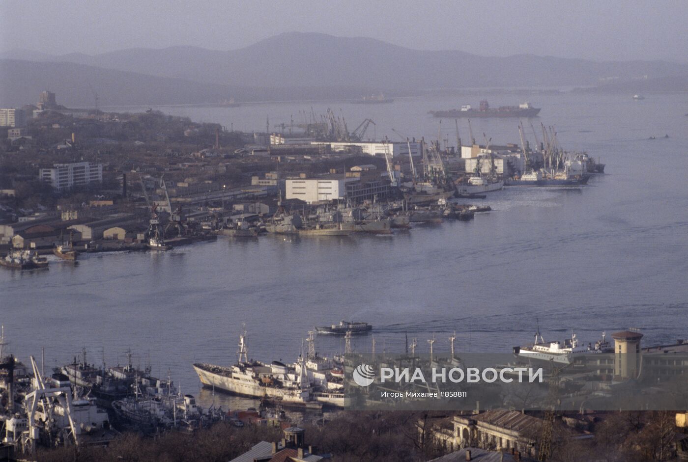 Владивосток — город и порт на Дальнем Востоке России