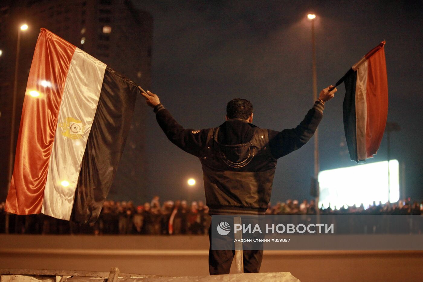Празднование отставки президента Египта Хосни Мубарака в Каире