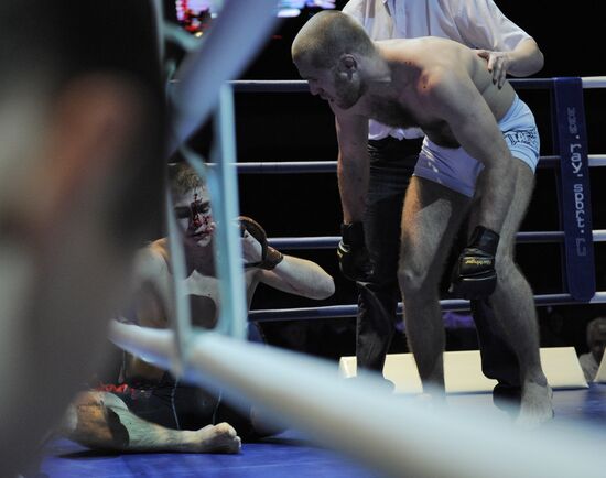 Соревнования по борьбе Street Fighting League