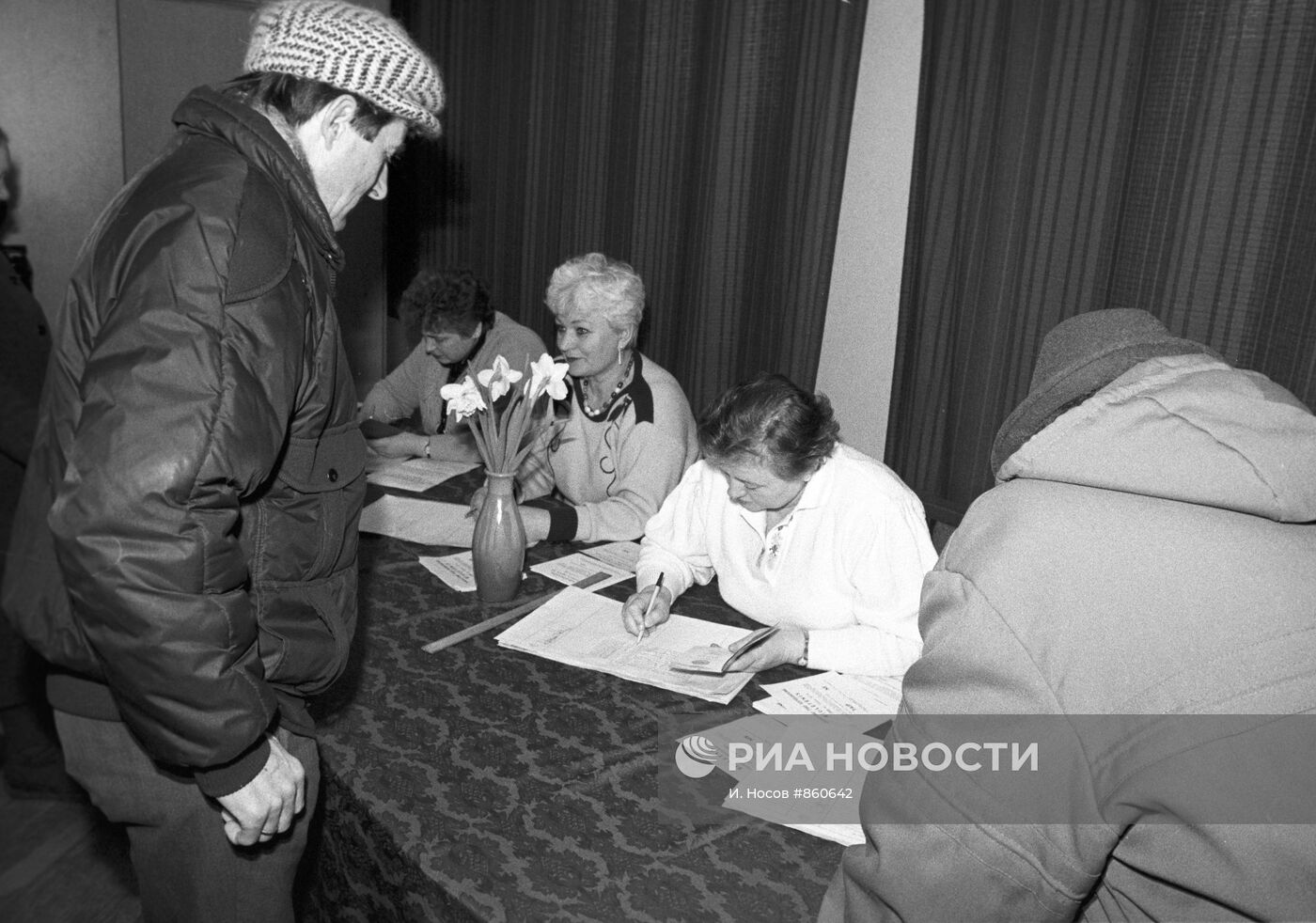 На избирательном участке