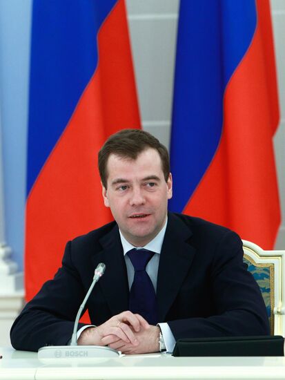 Президент РФ Дмитрий Медведев провел совещание