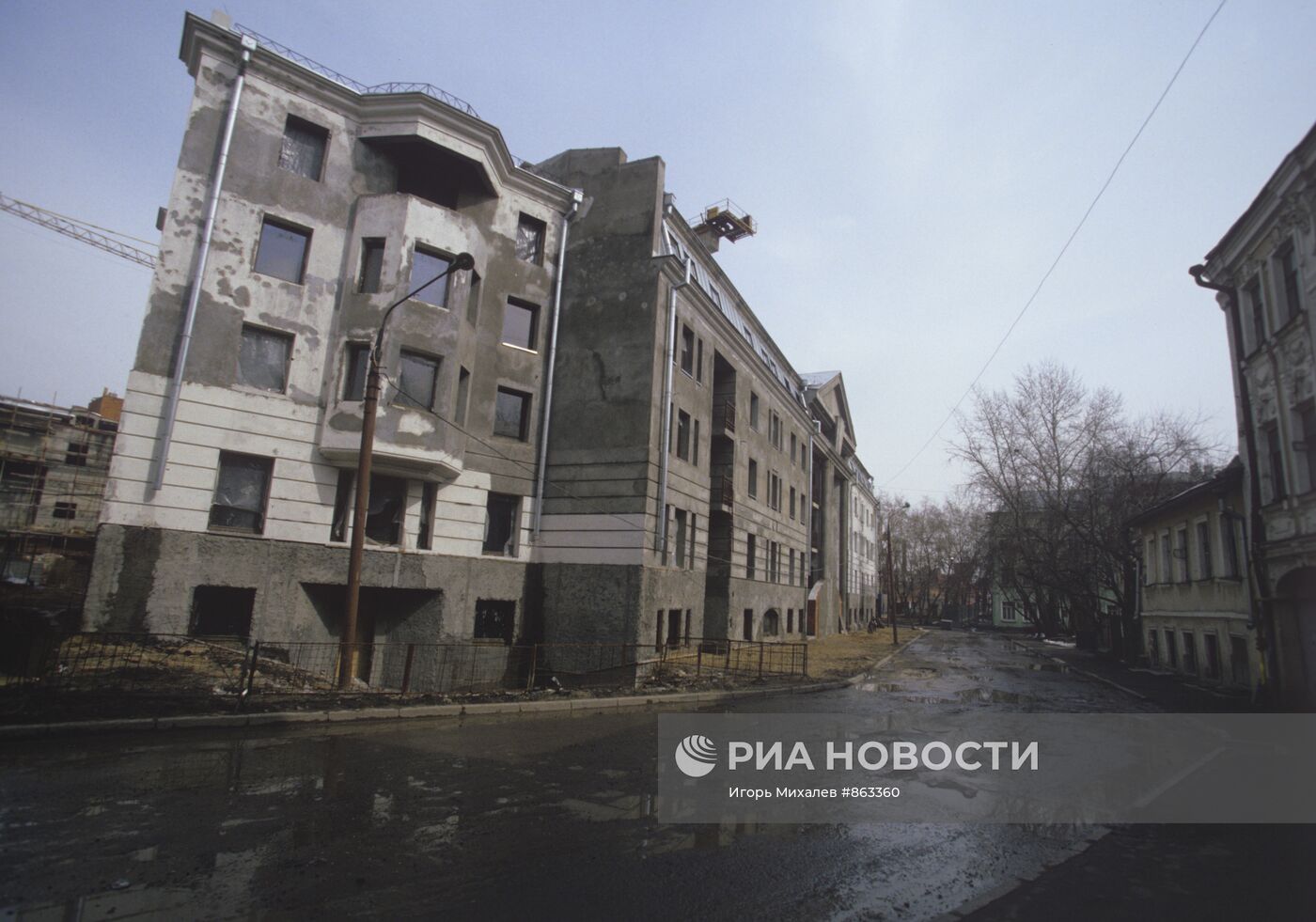 Строительство на улице Остоженка в Москве