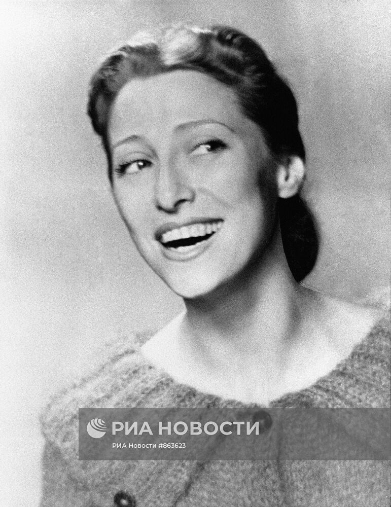 Балерина М.М. Плисецкая