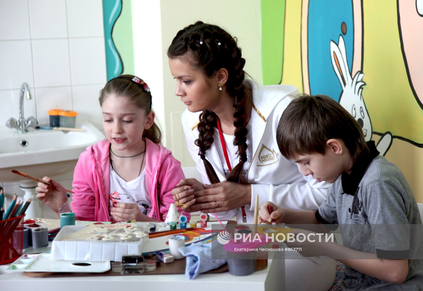 Участницы конкурса "Мисс Россия" посетили центр им. А.Н.Бакулева