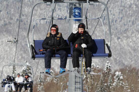 Д.Медведев и В.Путин посетили горнолыжный комплекс "Роза Хутор"