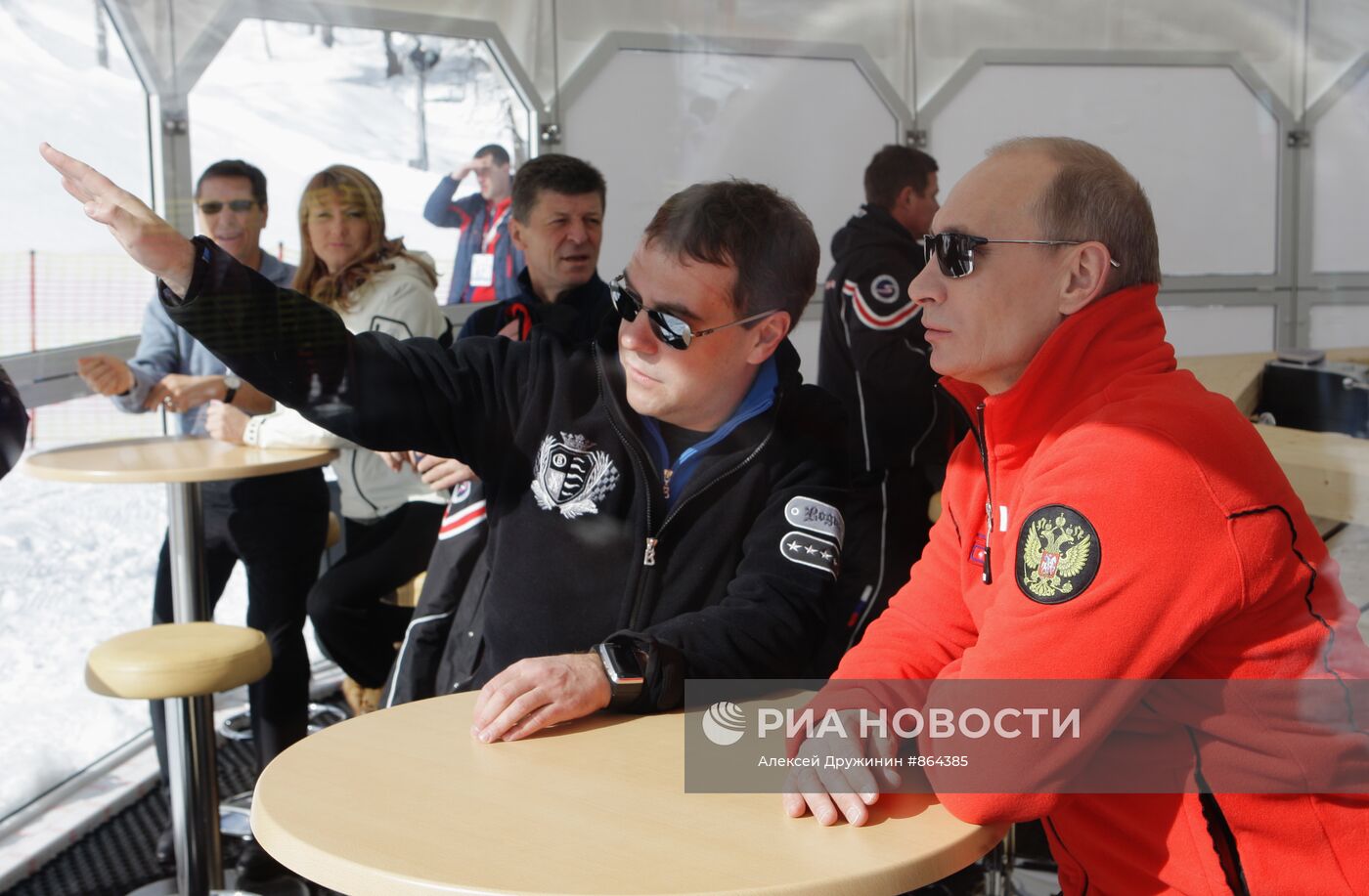 Д.Медведев и В.Путин посетили горнолыжный комплекс "Роза Хутор"