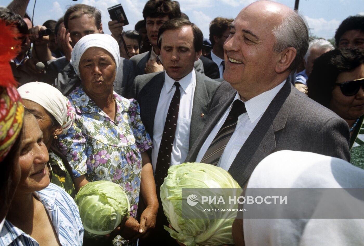 Михаил Горбачев