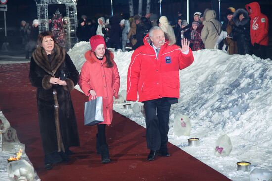 Леонид Якубович с женой Мариной и дочерью Варварой
