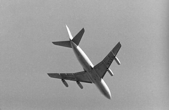 Самолет "Ил-86"