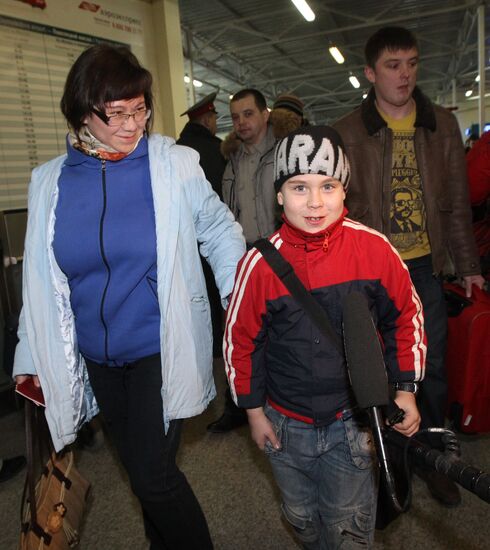 Встреча россиян, эвакуированных из Ливии, в "Домодедово"