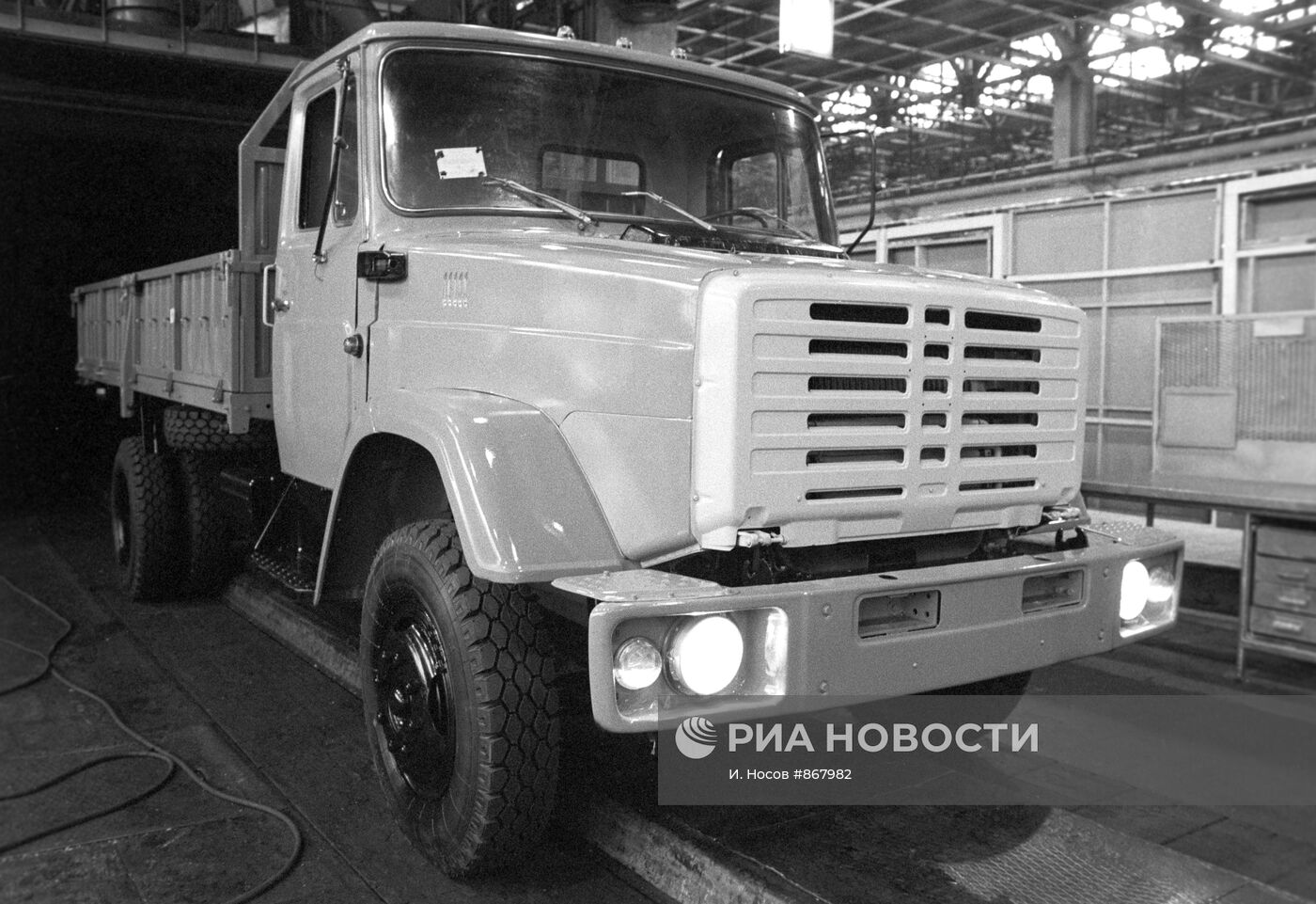 Дизельный грузовик "ЗИЛ-4331"