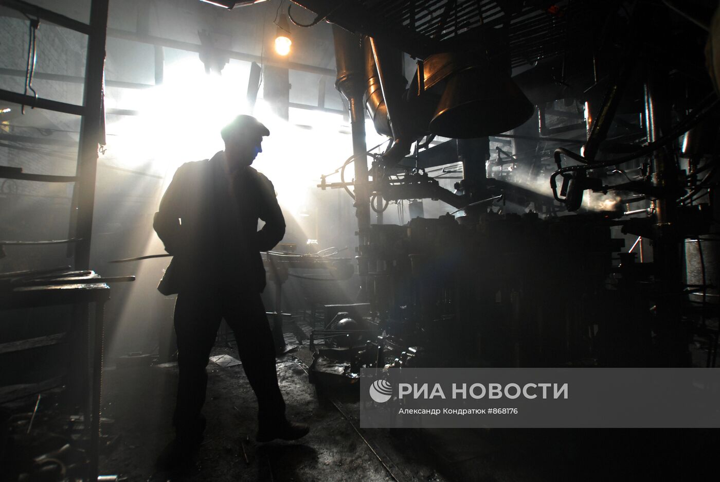 Работа стеклолитейного завода в Челябинской области