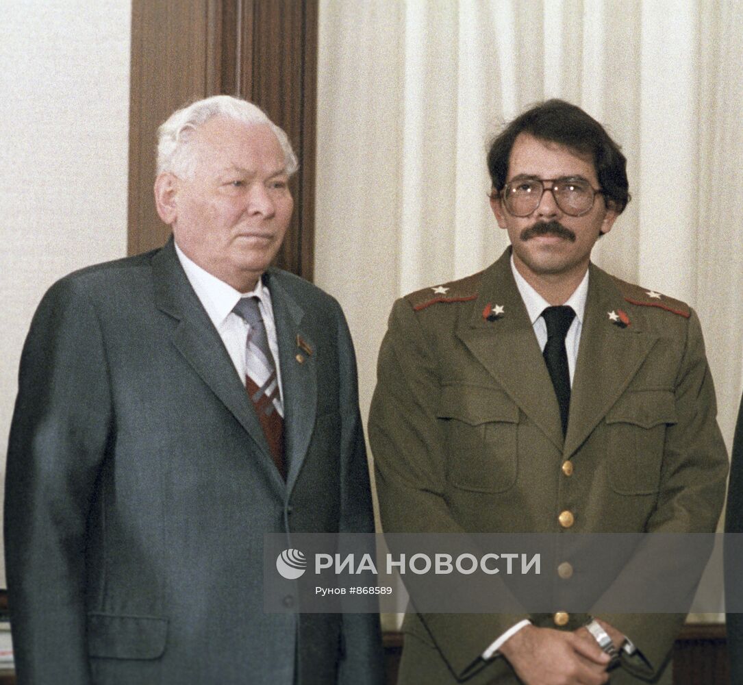К.У. Черненко и Д. Ортега