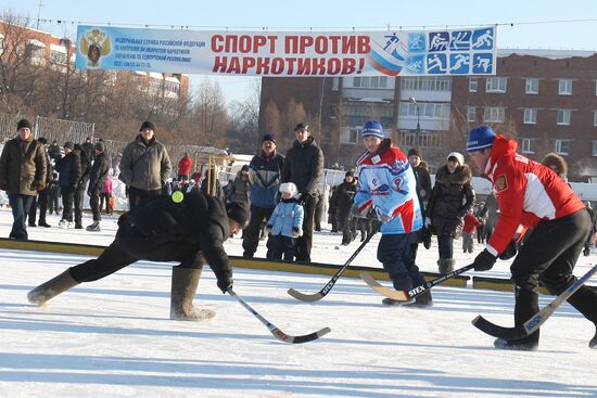 Участники конкурса "Хоккей в валенках"