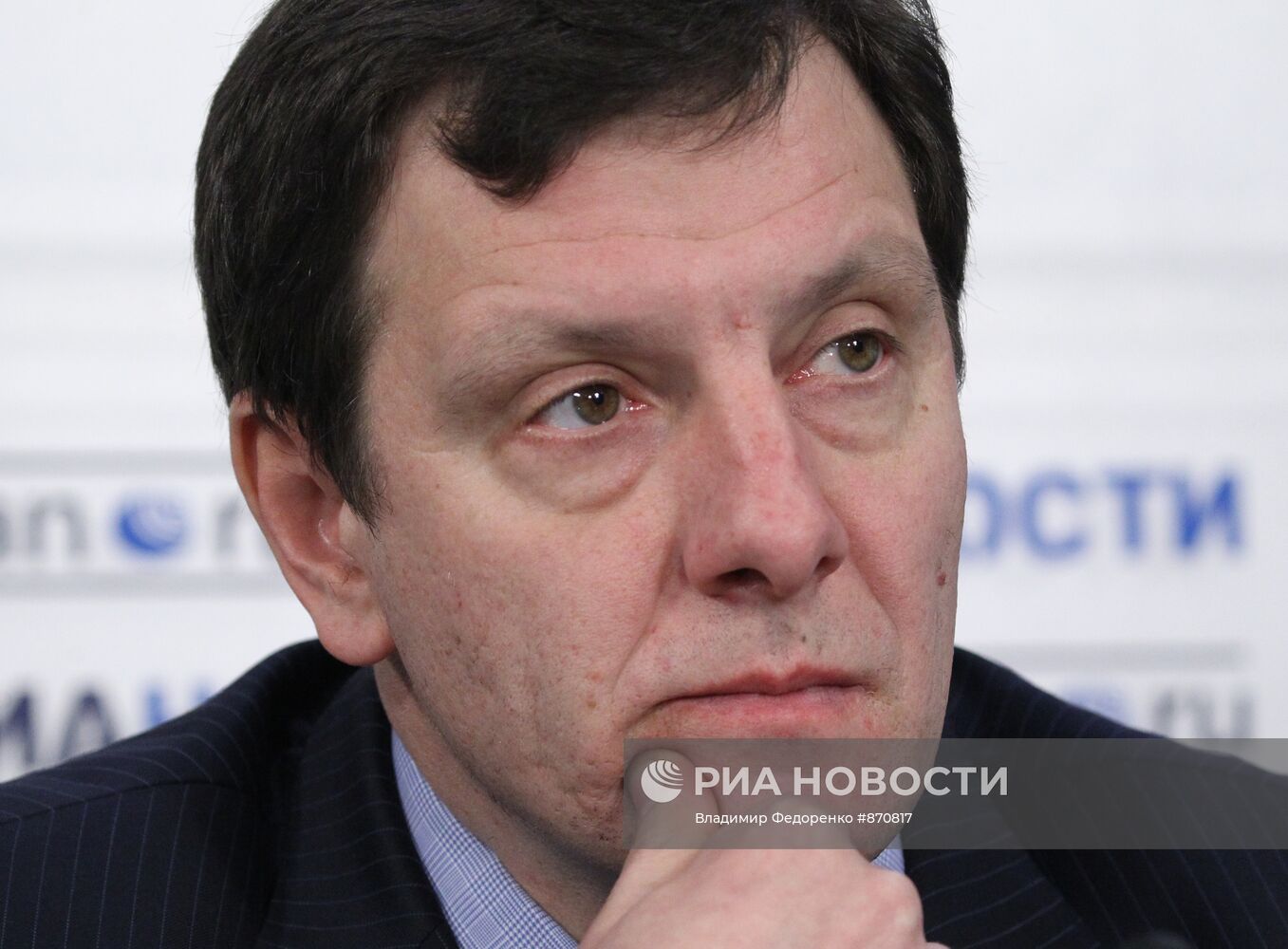Илья Массух на брифинге в РИА Новости