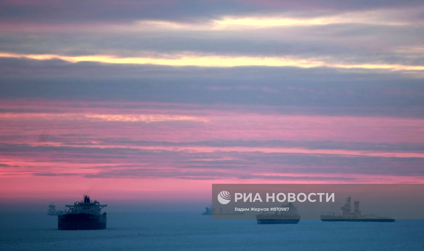 Десятки судов застряли в Финском заливе