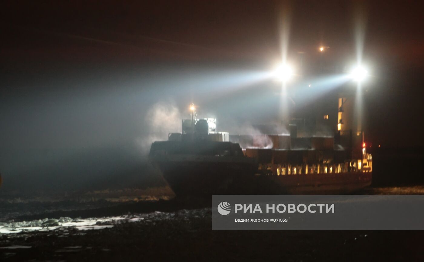 Десятки судов застряли в Финском заливе
