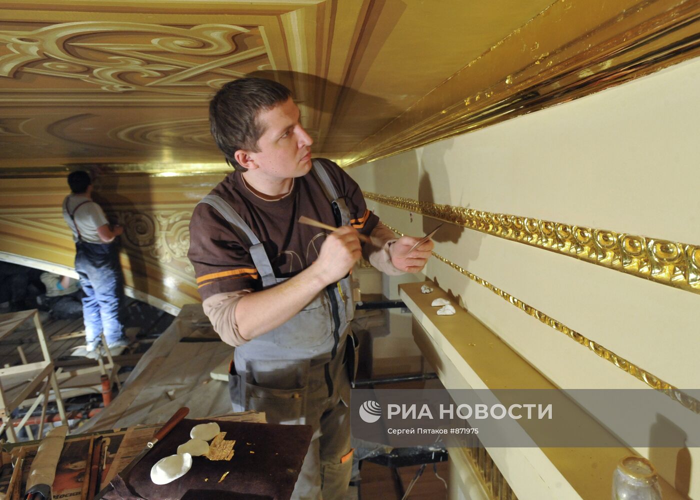 Завершение реставрации потолка в зрительном зале Большого театра