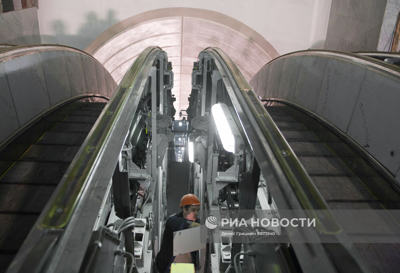 Поездка Сергея Собянина по Калужско-рижской линии метро