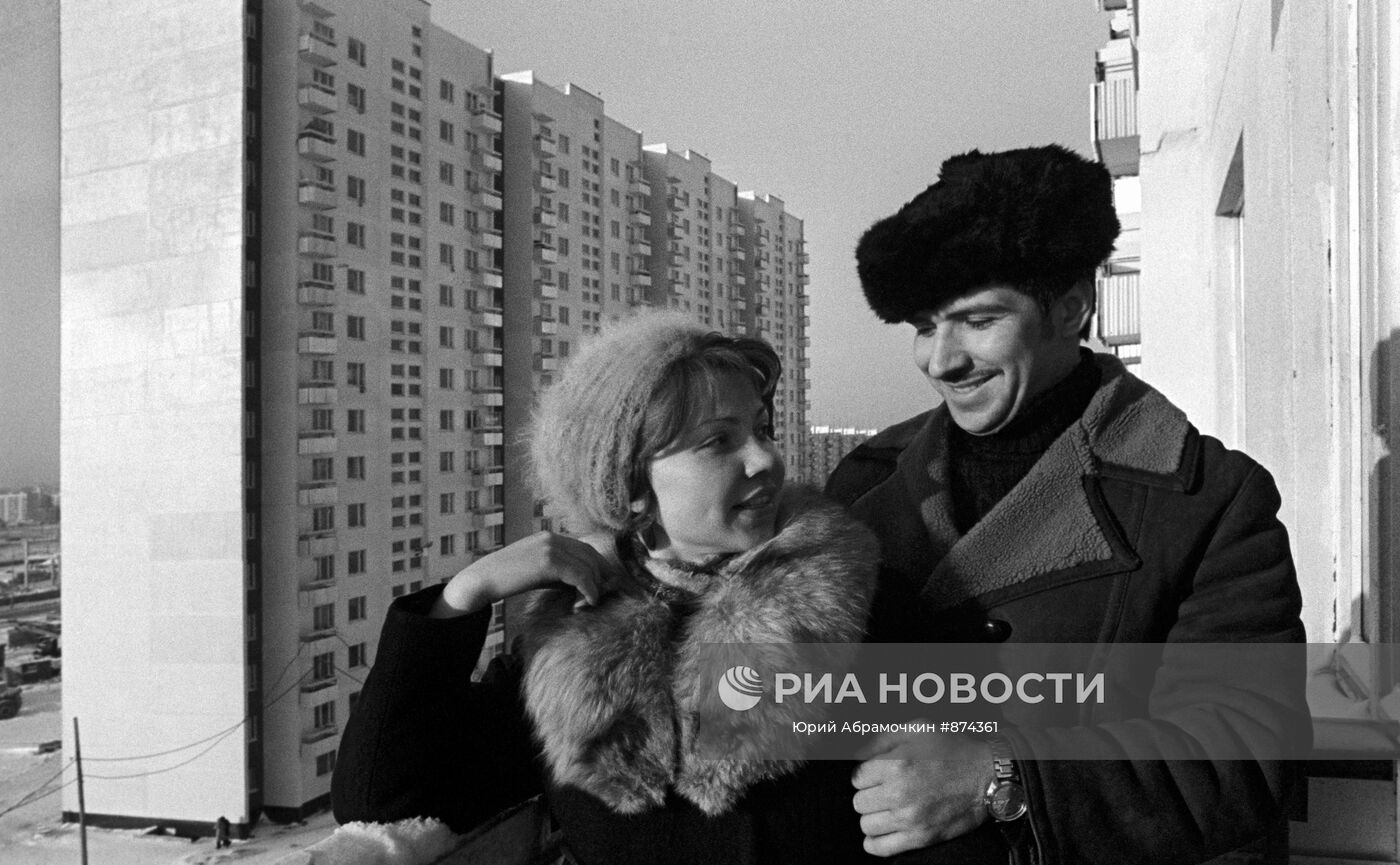 Новоселье москва. Новоселье москва. Новоселье в ссср. Новоселье ссср 70-е. Жилье в советские годы.