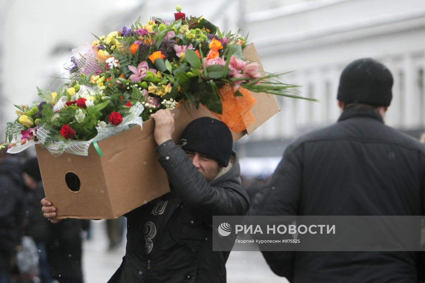 Подготовка к празднованию 8 Марта в Москве