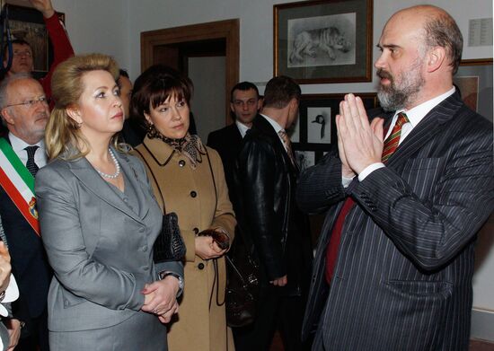 С.Медведева посетила выставка "Школы акварели Сергея Андриаки"