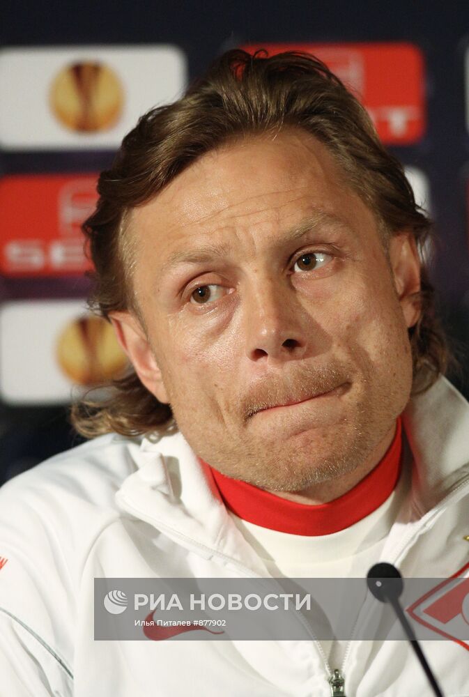 Валерий Карпин