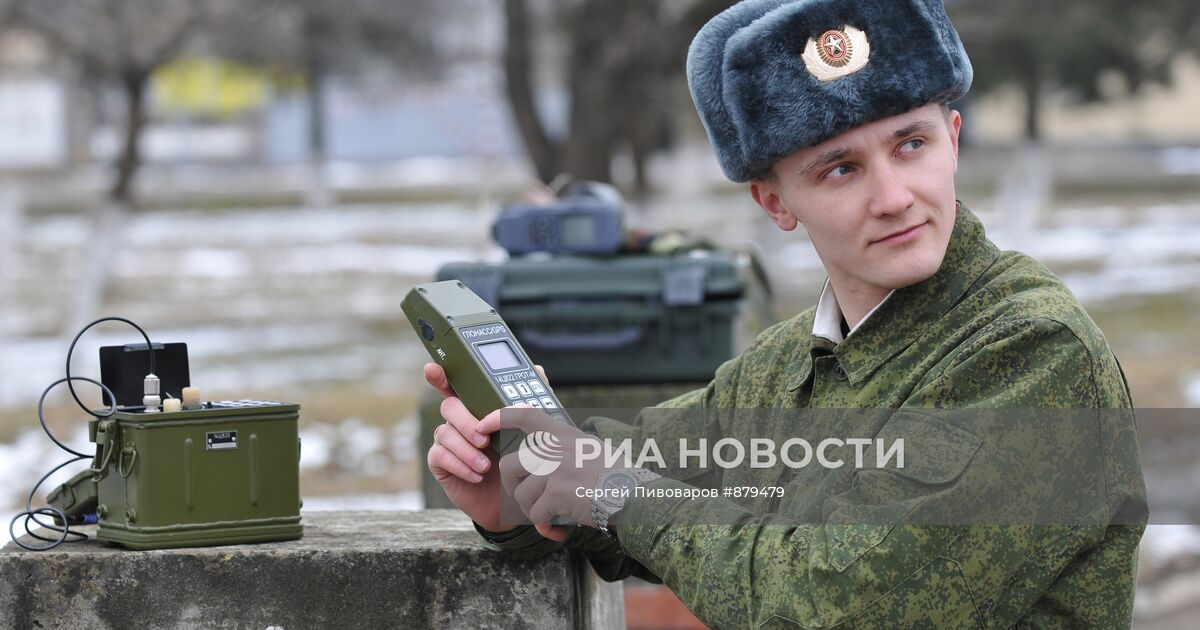 Где солдаты работают. Солдат топографической службы. Солдат улыбается. Российский солдат фото. Топогеодезические войска.