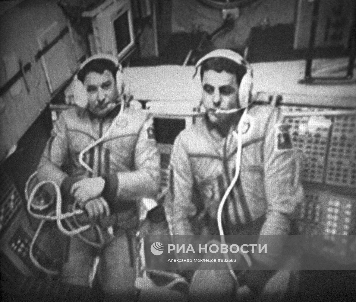 Космонавты Л. Кизим и В. Соловьев