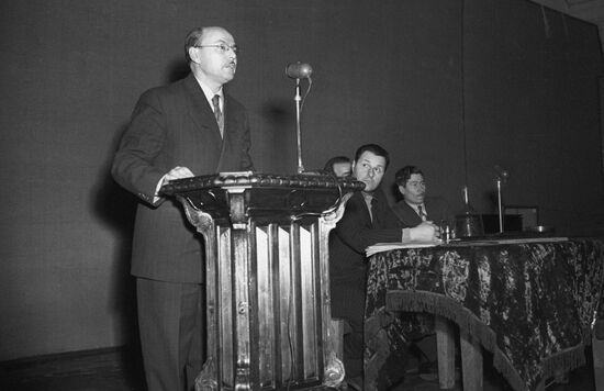 Художник Дементий Шмаринов