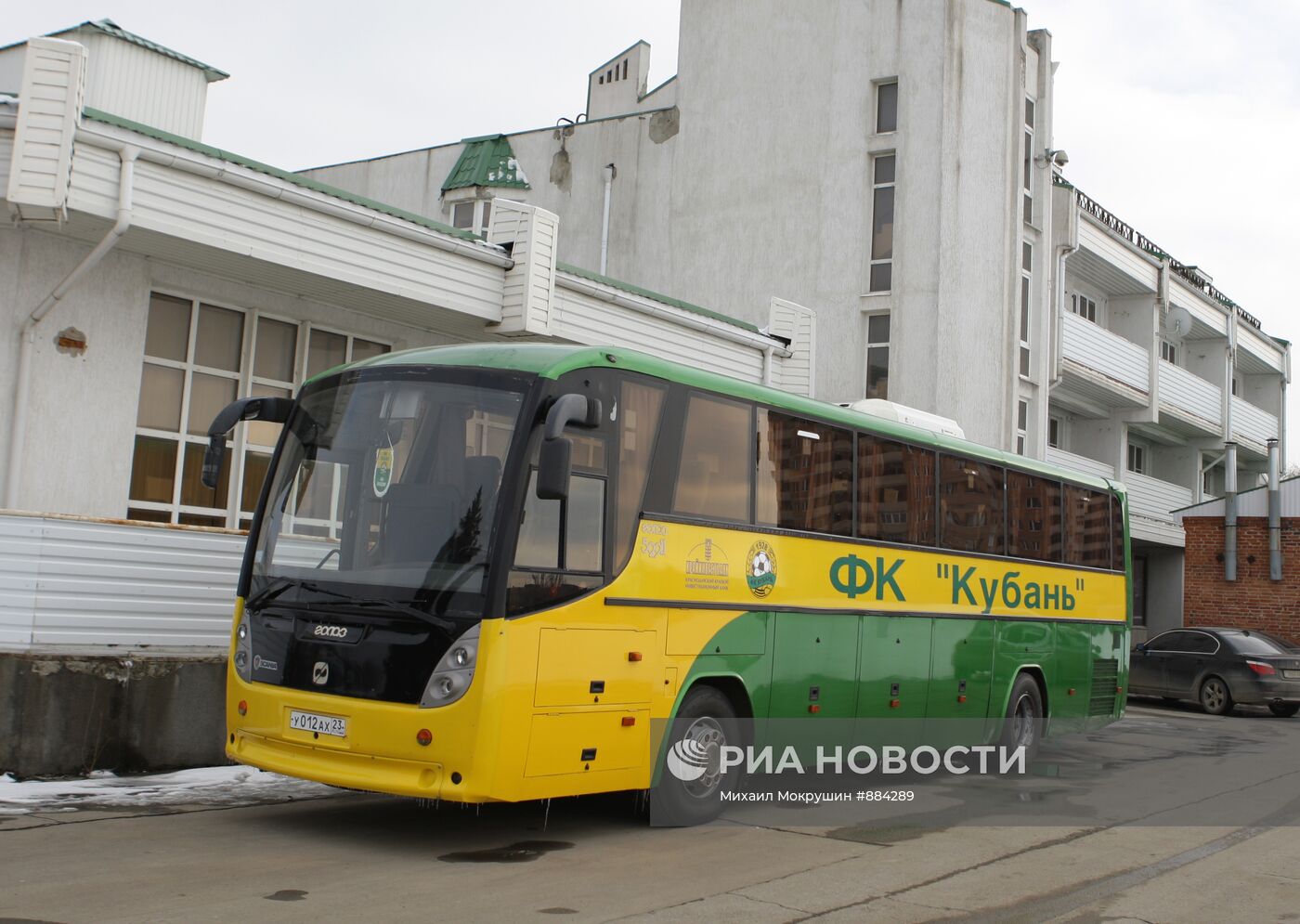 Автобус футбольного клуба "Кубань"