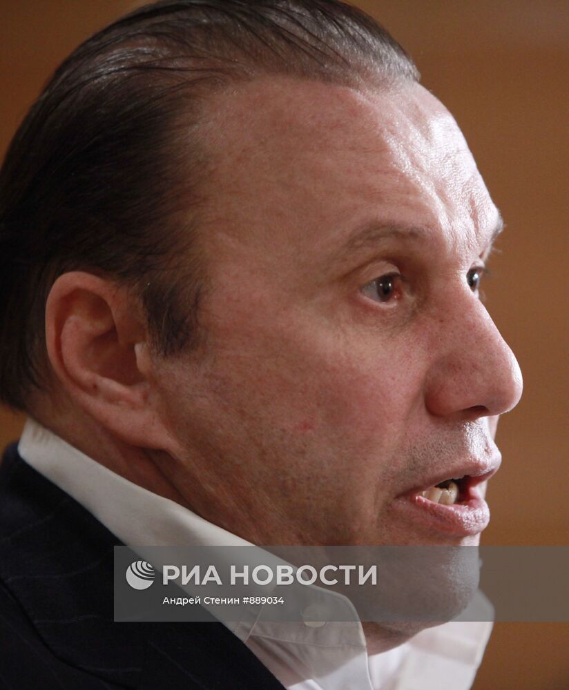 Виктор Батурин