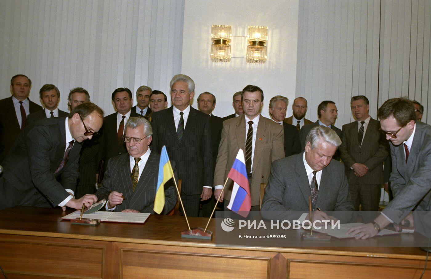 Подписание Договора о сотрудничестве между Россией и Украиной