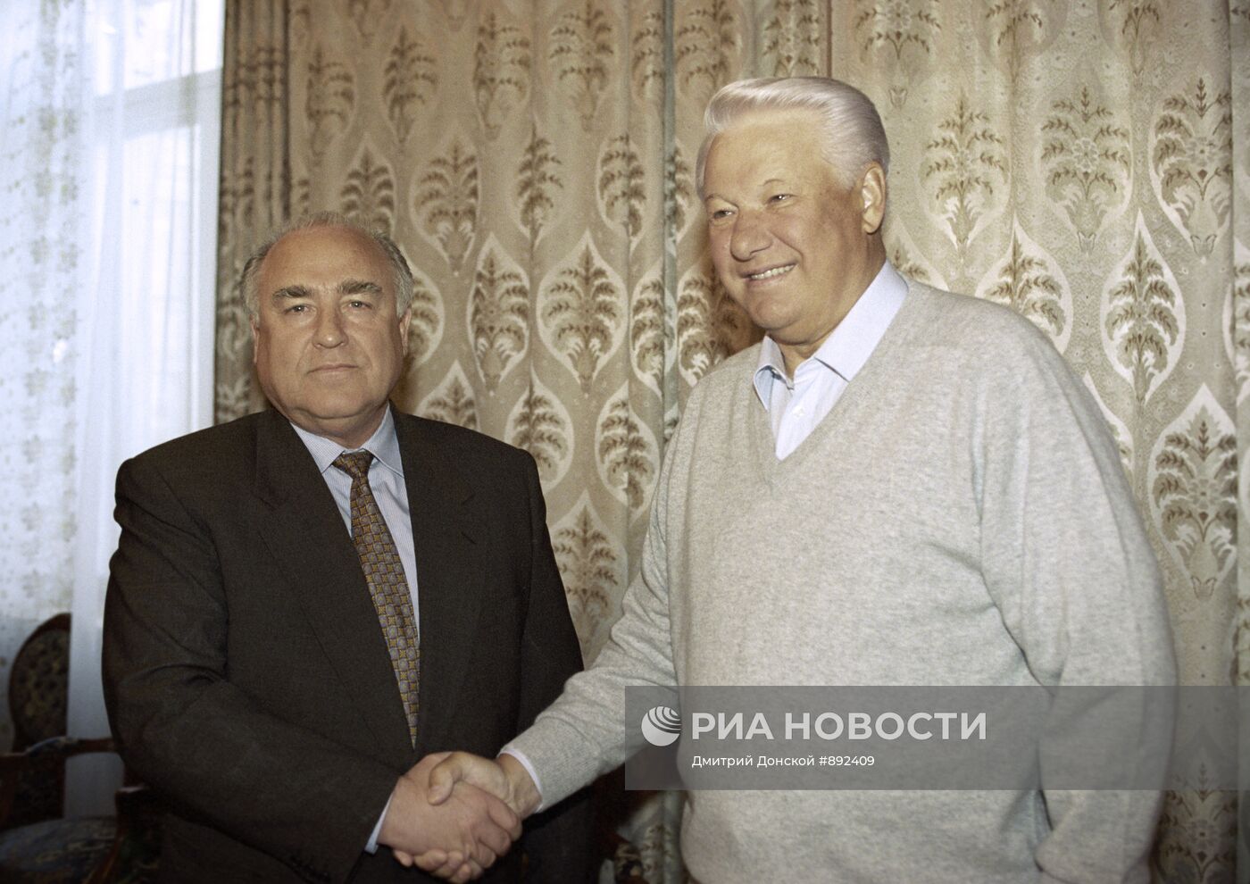 Президент РФ Б.Ельцин и премьер-министр РФ В.Черномырдин