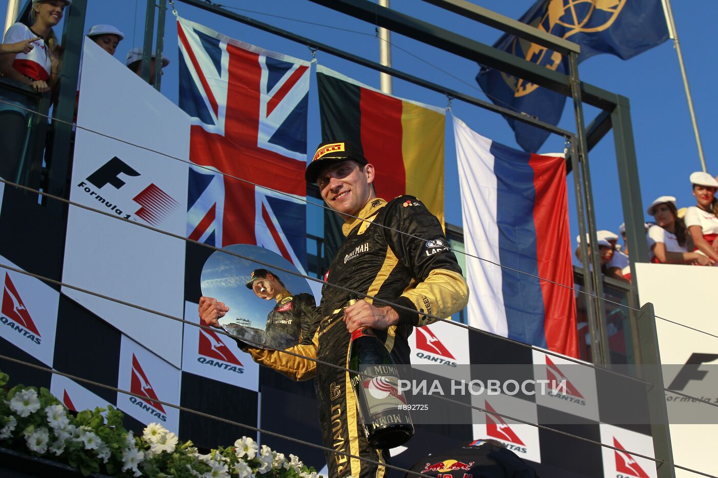Виталий Петров финишировал третьим на Гран-при Австралии