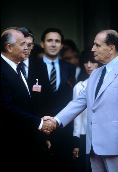 Михаил Горбачев и Франсуа Миттеран