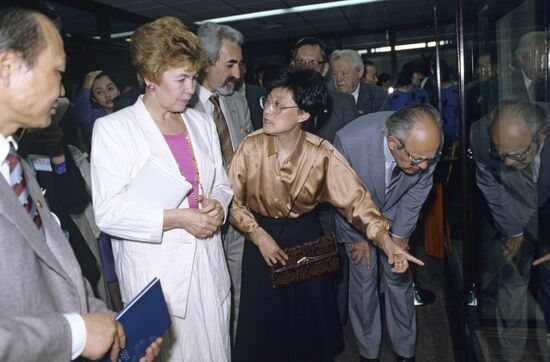 Раиса Горбачева посетила Пекинскую библиотеку