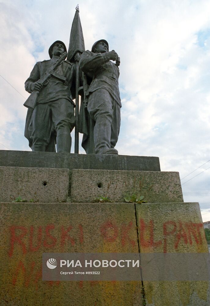 Памятник советским солдатам в городе Вильнюсе