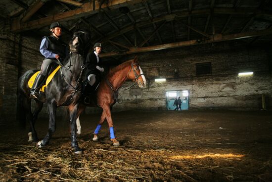 Работа новосибирской школы по конному спорту
