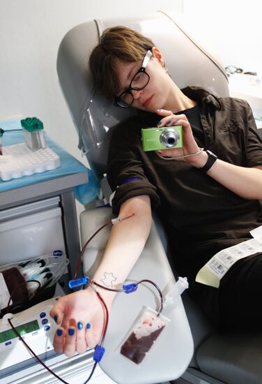 Акция "День донора" на Триумфальной площади в Москве