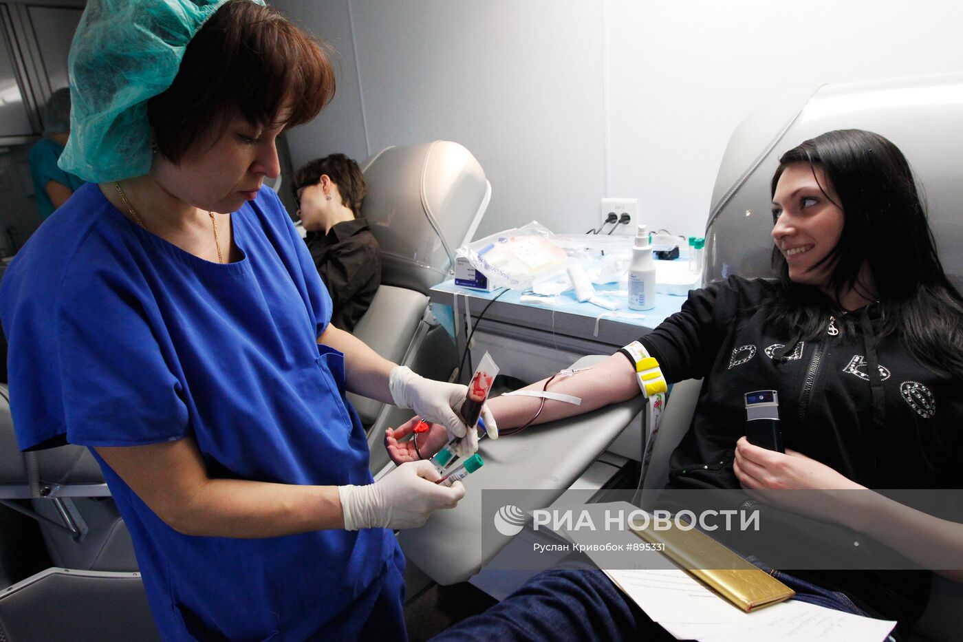 Акция "День донора" на Триумфальной площади в Москве