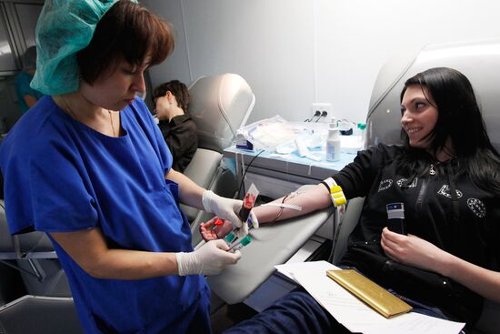 Акция "День донора" на Триумфальной площади в Москве